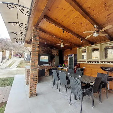 Mp Banstol 4*- Brdez Do, Fruska Gora Villa Ingyia